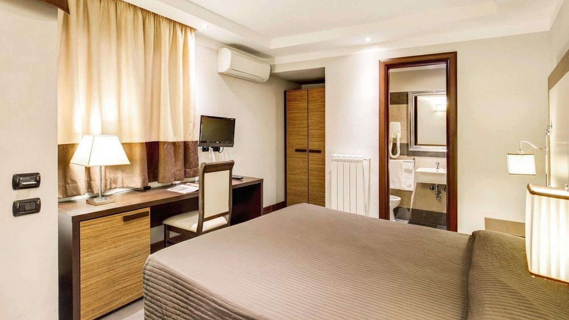 The Strand Hotel Roma Exterior foto
